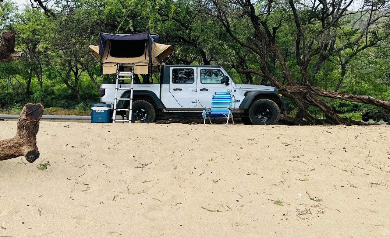 Explore Maui'S Diverse Campgrounds And Uncover The Island'S Beauty From Fresh Perspectives Every Day As You Journey With Aloha Glamp'S Great Jeep Equipped With A Rooftop Tent Paia Bagian luar foto